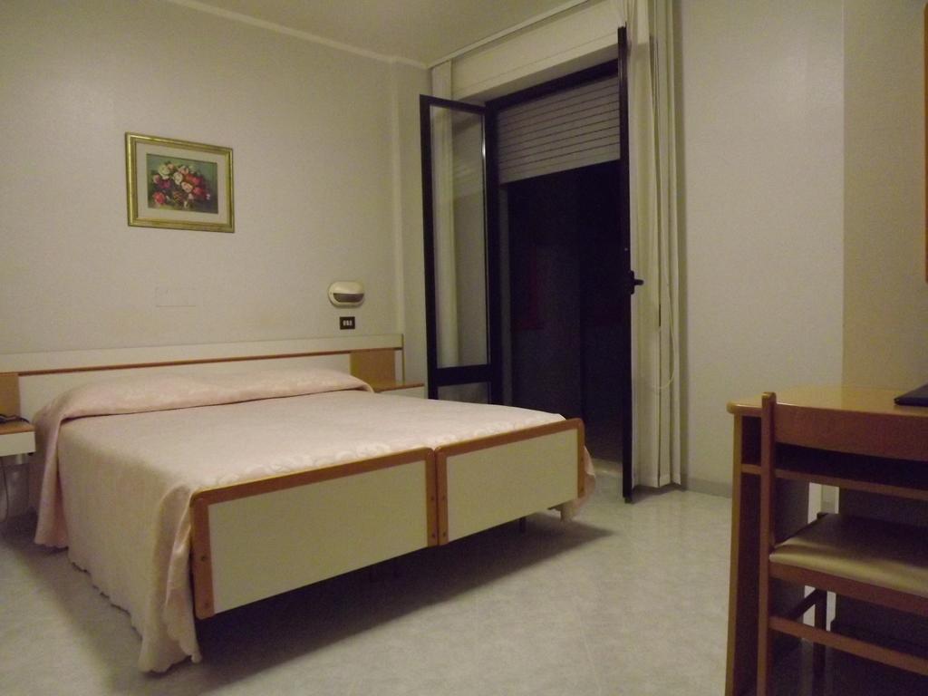 Hotel Cristina Chianciano Terme Bilik gambar