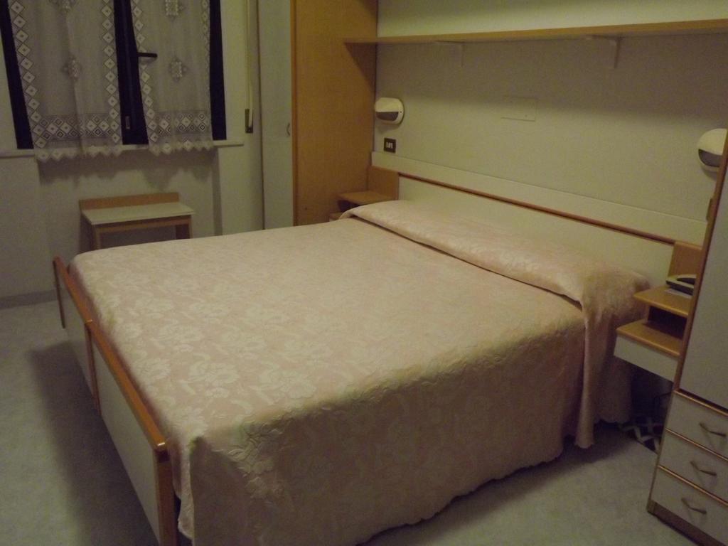 Hotel Cristina Chianciano Terme Bilik gambar
